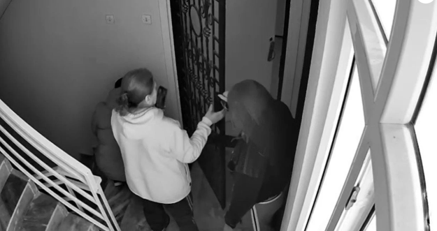 Adana’da 26 Yıllık Evlilikte Çatışma: Karşılıklı Aldatma ve İzinsiz Giriş İddiaları Mahkemede