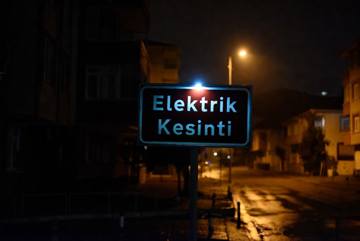 Adana'da Planlı Elektrik Kesintileri: Ceyhan ve Seyhan'da Uzun Süreli Enerji Arası Verilecek