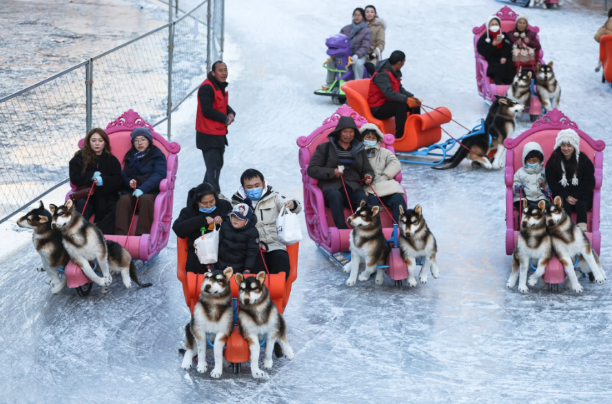 Çin Nüfusu Yeniden Düştü: Politikalar Yetmedi.